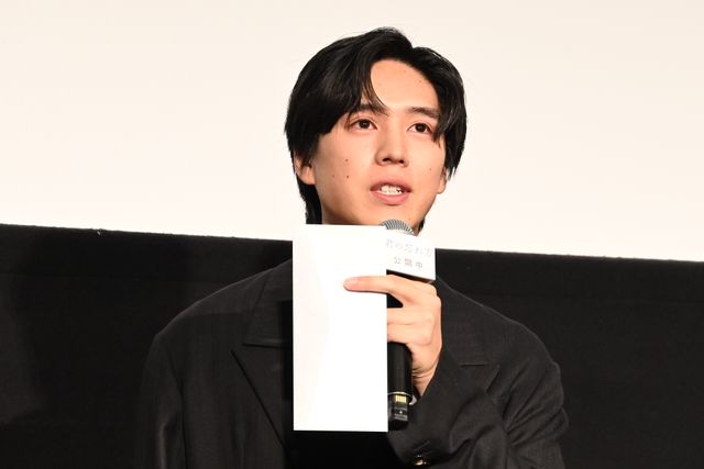 南果歩から主演・坂東龍汰へサプライズ！映画『君の忘れ方』公開記念舞台あいさつ（19枚目）