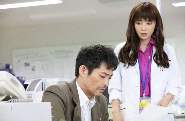田中圭×安田顕が初共演でバディに！「らせんの迷宮～DNA科学捜査～」場面カット（3枚目）