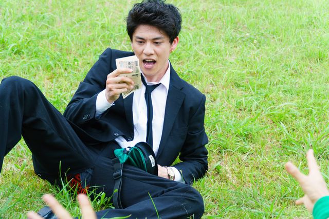 青木玄徳＆逢沢りなのキスシーン！『闇金ドッグス7』場面写真（8枚目）