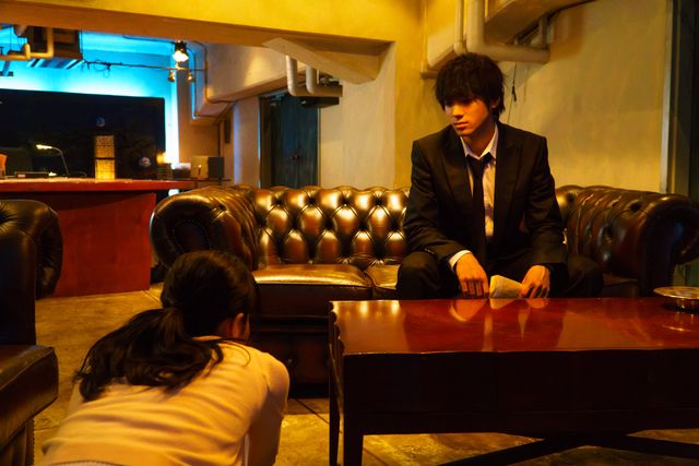 青木玄徳＆逢沢りなのキスシーン！『闇金ドッグス7』場面写真（21枚目）