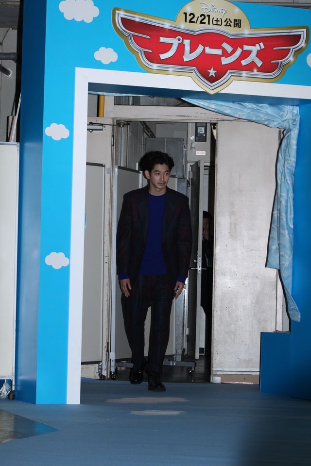 瑛太が井上芳雄に公開謝罪！映画『プレーンズ』ジャパンプレミア（2枚目）