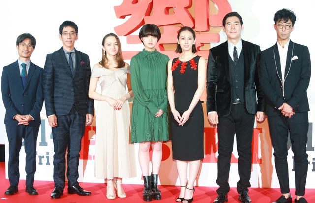 平手友梨奈、北川景子、アヤカ・ウィルソンがドレスで登場！『響-HIBIKI-』完成披露舞台あいさつ（14枚目）