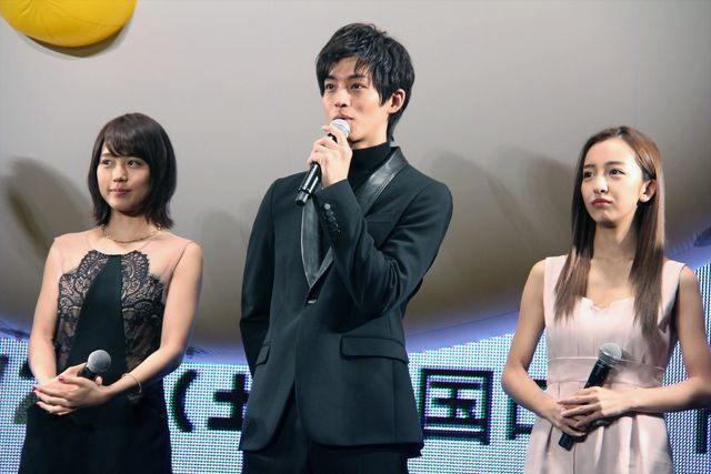 有村架純、大胆背中見せの大人ドレス！『くるみ割り人形』ワールドプレミアイベントフォトギャラリー（13枚目）