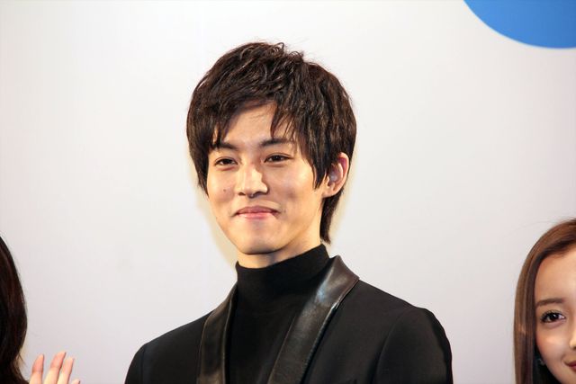 有村架純、大胆背中見せの大人ドレス！『くるみ割り人形』ワールドプレミアイベントフォトギャラリー（26枚目）