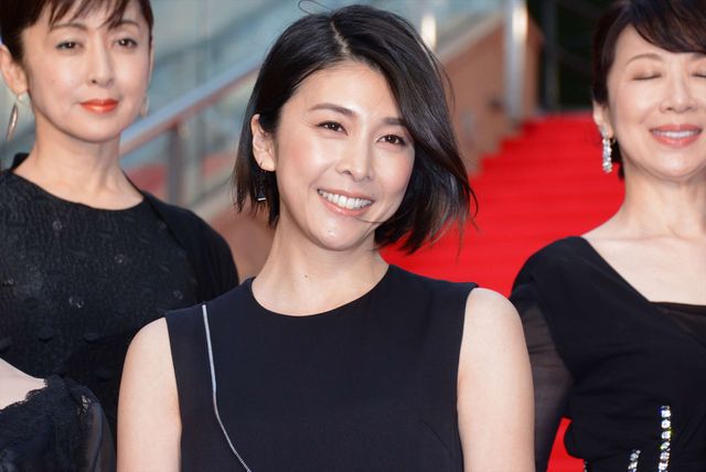 竹内結子、美麗ドレスで魅了！ドラマ「ミス・シャーロック」ワールドプレミア（12枚目）