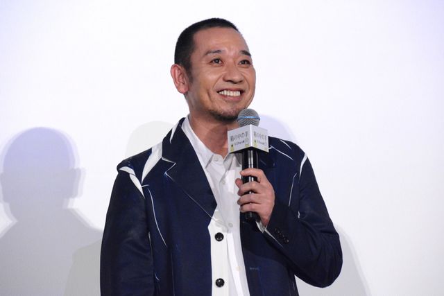 綾瀬はるか、肩出し黒ドレスで登壇！大悟（千鳥）が再びエスコート『箱の中の羊』初日舞台挨拶（10枚目）