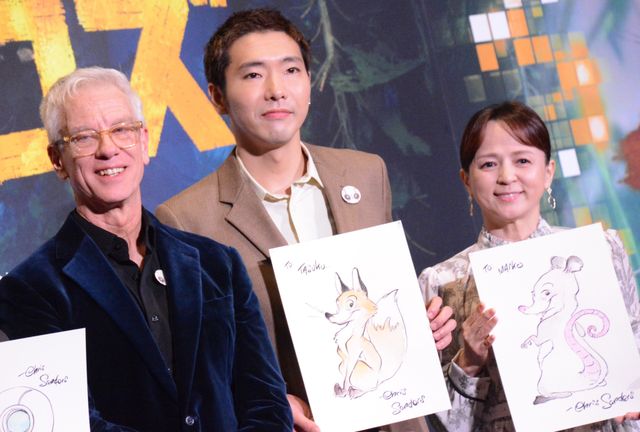 綾瀬はるか、柄本佑、鈴木福らクリス・サンダース監督と登壇！『野生の島のロズ』日本語吹替版完成披露（13枚目）