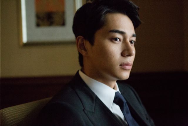 長く美しい指…【インタビューカット集】（3枚目）