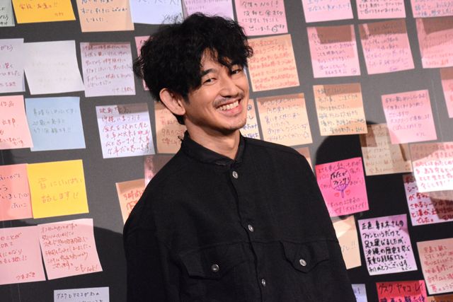 美しすぎる兄弟…栄莉弥の弟・光路、初の公の場！妻夫木聡、広瀬すず、窪田正孝、永山瑛太らと『宝島』初日舞台挨拶（11枚目）