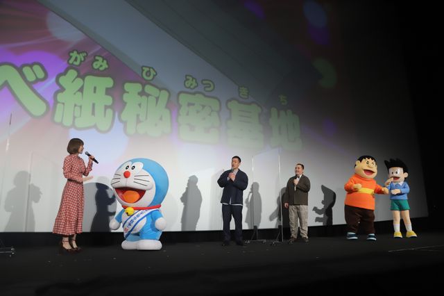 松岡茉優らドラえもんたちに囲まれ笑顔！『映画ドラえもん　のび太の宇宙小戦争（リトルスターウォーズ）2021』公開記念舞台あいさつ（5枚目）