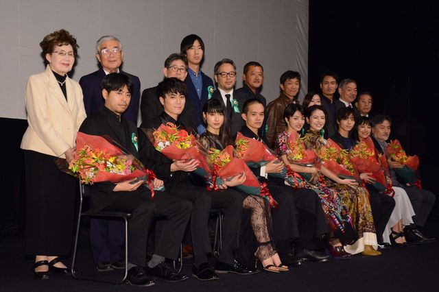 土屋太鳳、受賞に涙……心をえぐられ「いつの間にかデコボコな心になってしまった」　画像ギャラリー（3枚目）