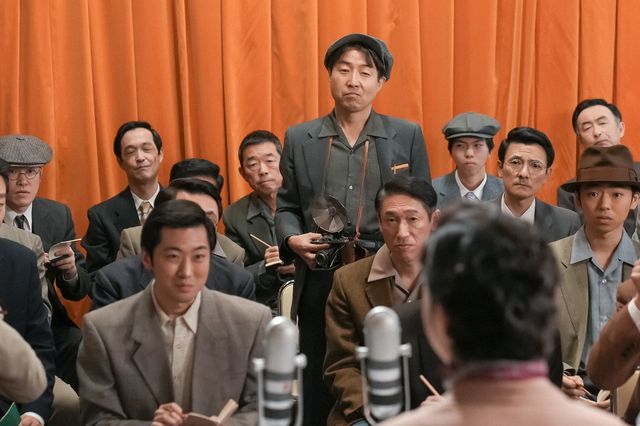 会見場には鮫島（みのすけ）の姿も…「ブギウギ」第124回の場面写真：フォトギャラリー