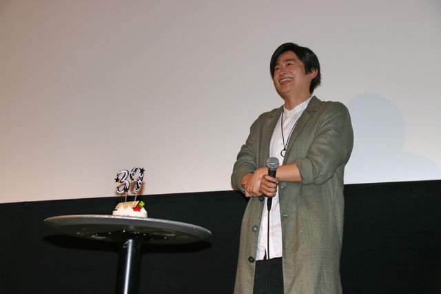 バースデー祝福に照れまくる下野紘『クロノス・ジョウンターの伝説』公開記念舞台あいさつ（7枚目）
