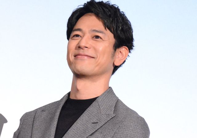 三吉彩花の美しすぎる黒ドレス姿！池松壮亮、水上恒司らと『本心』公開記念舞台挨拶（9枚目）