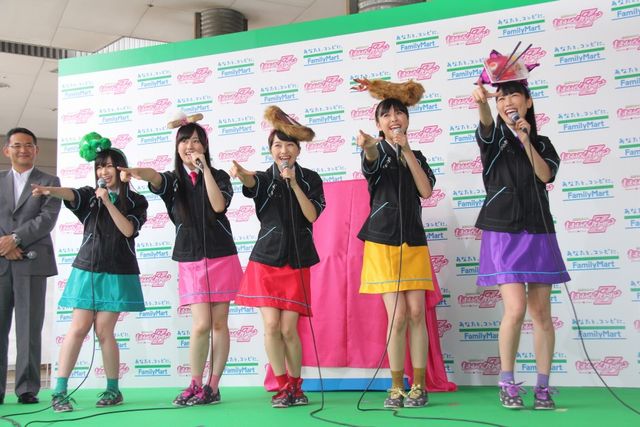 お弁当の具をモチーフにしたカチューシャがインパクト大! ももクロ写真ギャラリー:フォトギャラリー