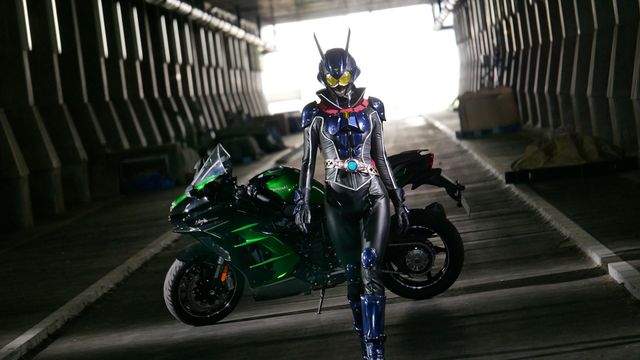 “1号”の系譜を受け継ぐ仮面ライダーアインズ誕生！「ガールズリミックス」最新作で活躍（2枚目）