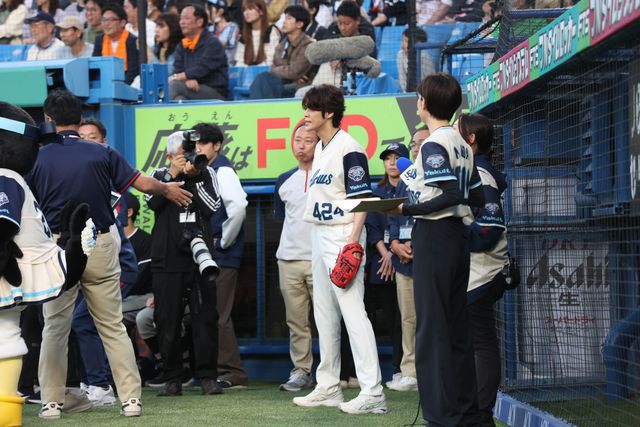 マリオ声優・宮野真守、ノーバン投球に歓声！『ザ・スーパーマリオギャラクシー・ムービー』ナイター始球式（2枚目）