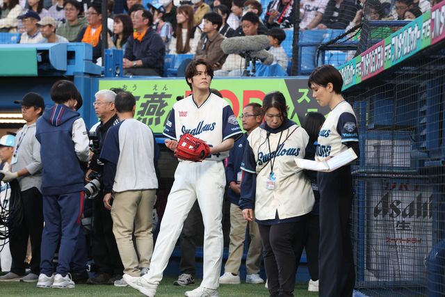 マリオ声優・宮野真守、ノーバン投球に歓声！『ザ・スーパーマリオギャラクシー・ムービー』ナイター始球式（3枚目）