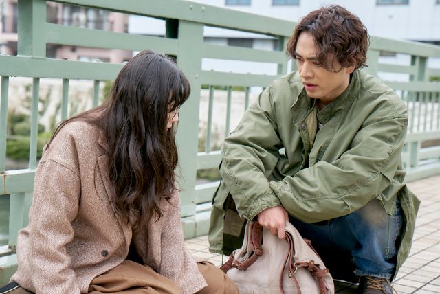 登坂広臣＆中条あやみの真剣なまなざし！『雪の華』メイキング＆場面写真：フォトギャラリー