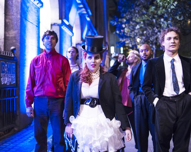 ビーニー・フェルドスタイン主演『ビルド・ア・ガール』場面写真（3枚目）