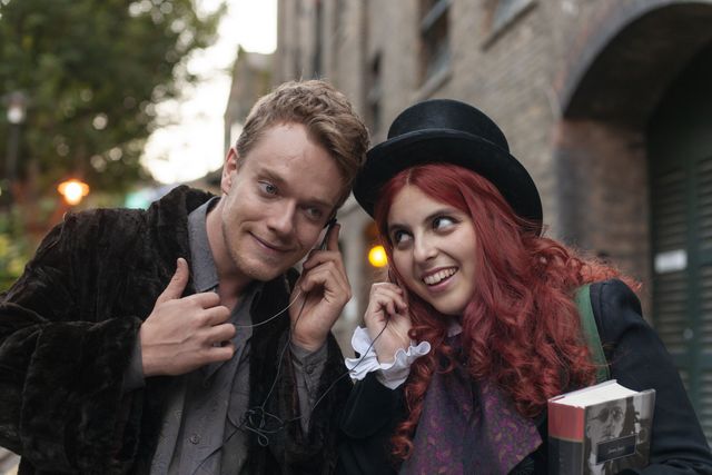 ビーニー・フェルドスタイン主演『ビルド・ア・ガール』場面写真（4枚目）