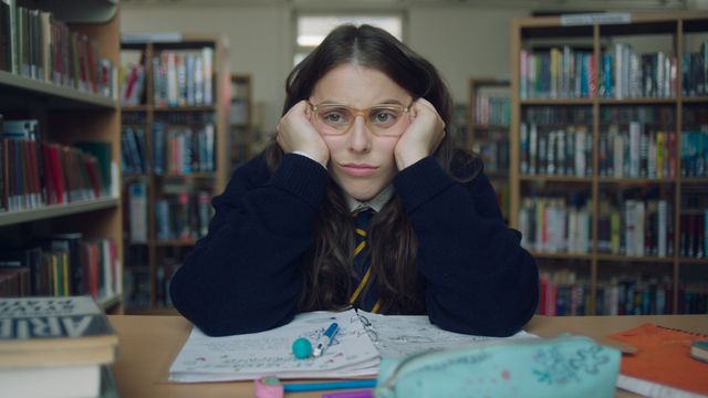 ビーニー・フェルドスタイン主演『ビルド・ア・ガール』場面写真（5枚目）