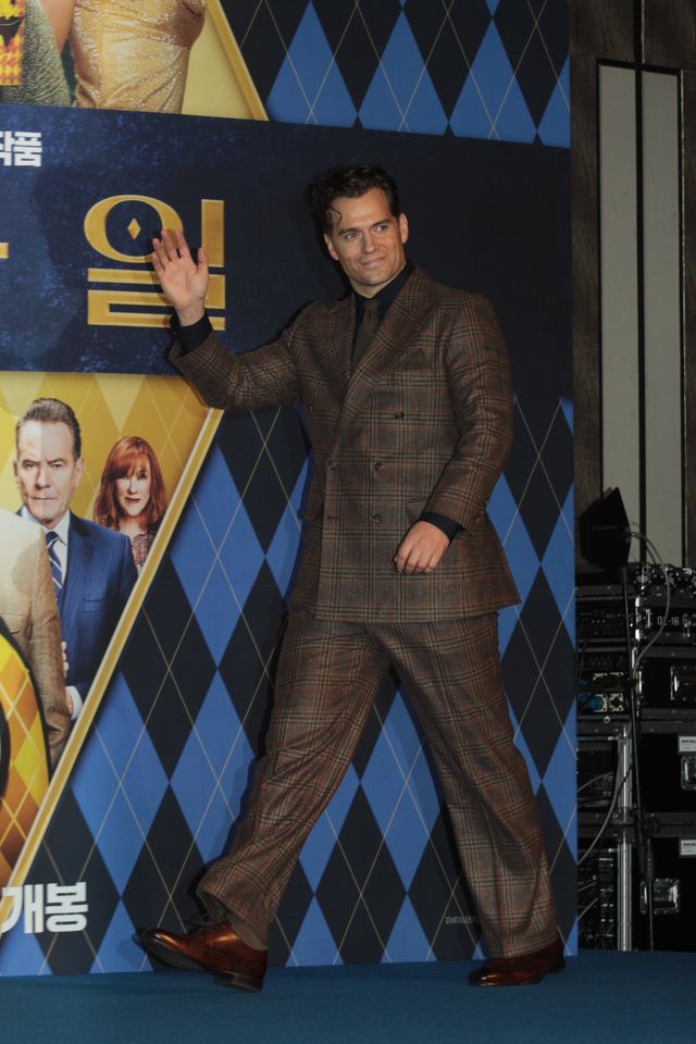 ヘンリー・カヴィル、指ハートの破壊力！『アーガイル』ブライス・ダラス・ハワード＆サム・ロックウェルと韓国で記者会見（2枚目）