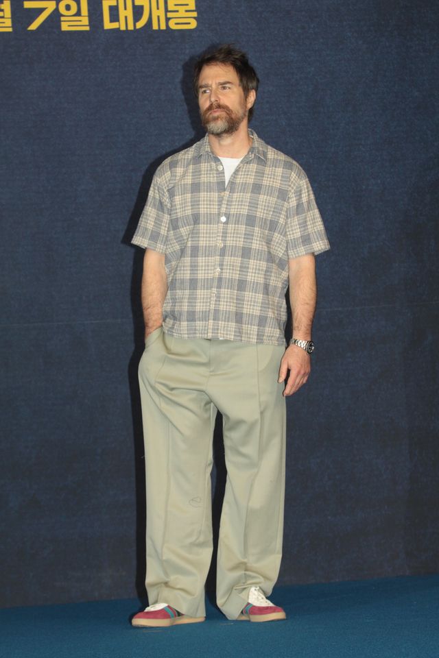 ヘンリー・カヴィル、指ハートの破壊力！『アーガイル』ブライス・ダラス・ハワード＆サム・ロックウェルと韓国で記者会見（14枚目）