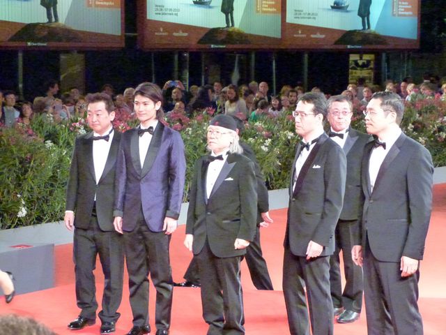 三浦春馬がベネチアのレッドカーペットに登場！フォトギャラリー（4枚目）