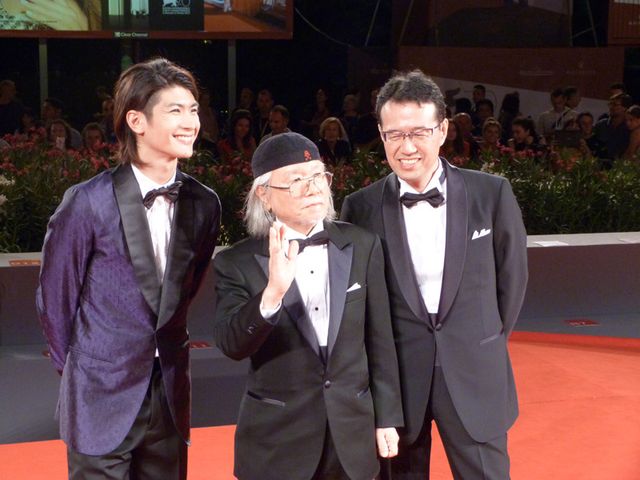 三浦春馬がベネチアのレッドカーペットに登場！フォトギャラリー（7枚目）