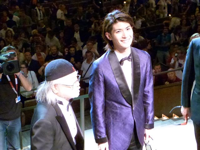 三浦春馬がベネチアのレッドカーペットに登場！フォトギャラリー（15枚目）