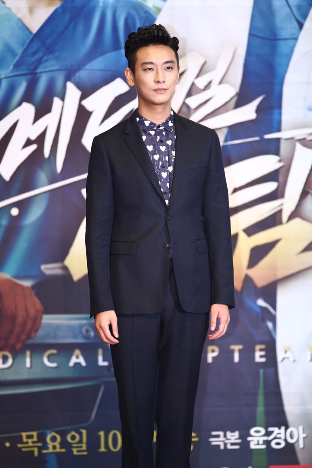 SHINeeミンホも登場！「メディカルトップチーム」製作発表会フォトギャラリー（10枚目）