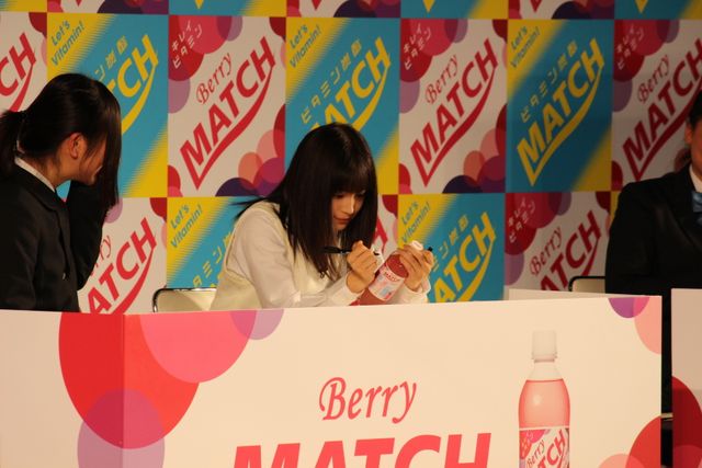 広瀬すず「制服をたくさん着たい」ビタミン炭酸飲料「マッチ」新CM発表会フォトギャラリー（4枚目）