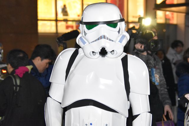 『スター・ウォーズ』ファンが集結！熱狂の公開初日フォトギャラリー（4枚目）