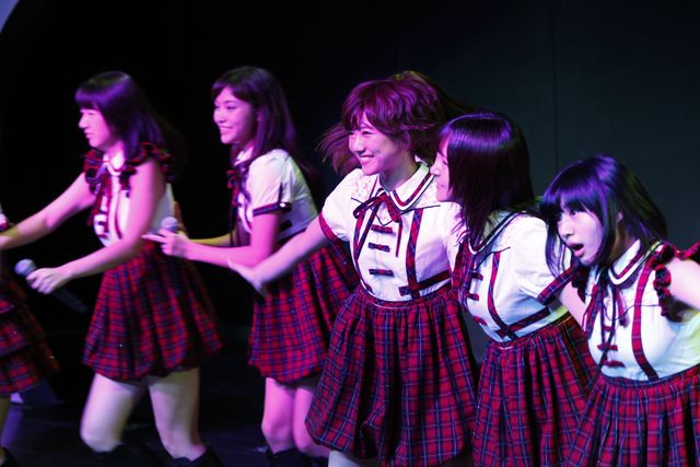 宮澤佐江＆鈴木まりやSNH48劇場デビュー！フォトギャラリー（5枚目）