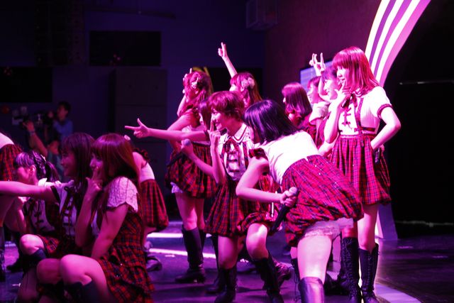 宮澤佐江＆鈴木まりやSNH48劇場デビュー！フォトギャラリー（6枚目）