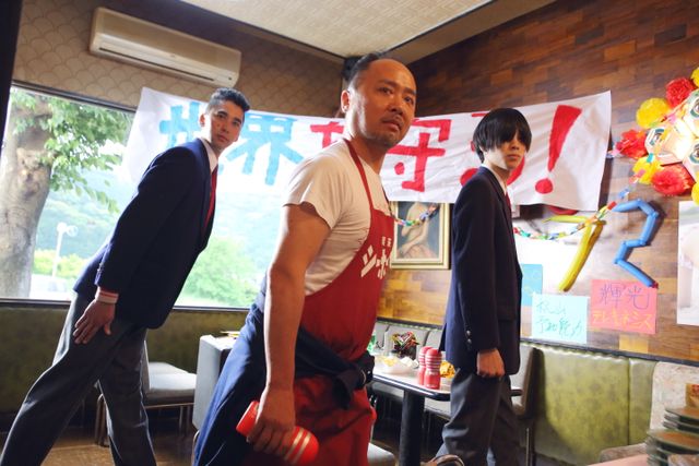 真野恵里菜のスカートが…！『映画　みんな！エスパーだよ！』フォトギャラリー（3枚目）