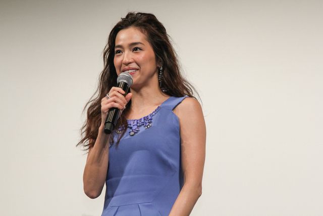 中村アン、シンデレラブルーのドレスで登場！『シンデレラ』特別試写会フォトギャラリー（2枚目）