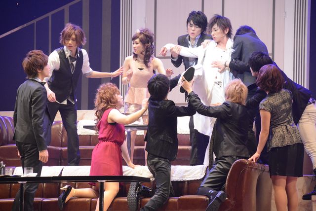 舞台「私のホストちゃん～血闘！福岡中洲編～」フォトギャラリー（14枚目）