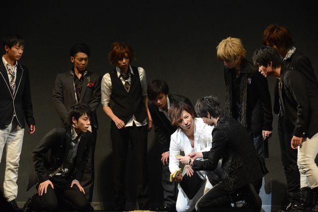 舞台「私のホストちゃん～血闘！福岡中洲編～」フォトギャラリー（15枚目）