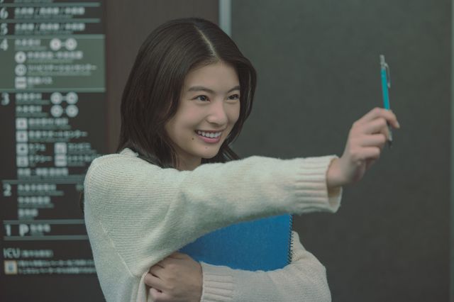 永瀬廉の優しい眼差し…Netflix映画『余命一年の僕が、余命半年の君と出会った話。』新場面写真（4枚目）