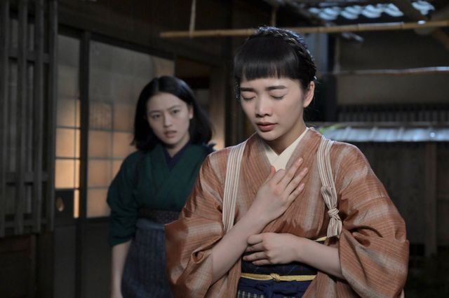 【画像6枚】朝ドラ「風、薫る」直美（上坂樹里）がりん（見上愛）の手を取って…第73回場面写真（4枚目）