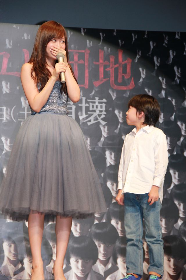 前田敦子、サプライズにビックリでホラー主演女優らしからぬ告白「怖いの苦手なんです」　画像ギャラリー（17枚目）