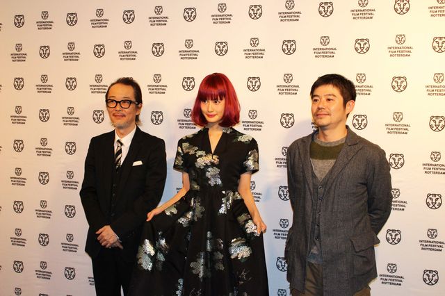 橋本愛、赤髪ウイッグ姿がかわいい！ロッテルダム映画祭フォトギャラリー（4枚目）