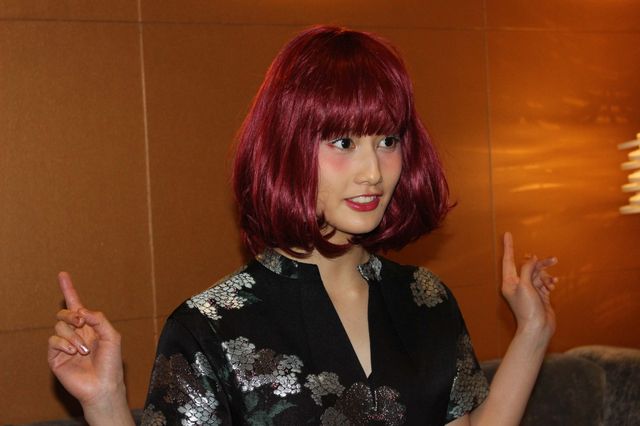 橋本愛、赤髪ウイッグ姿がかわいい！ロッテルダム映画祭フォトギャラリー（11枚目）