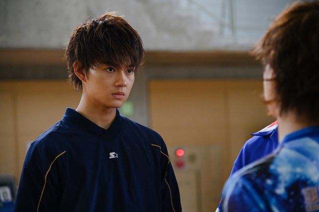 佐野勇斗らEBiDANのイケメンが集結「FAKEMOTION 卓球の王将」第2話（14枚目）