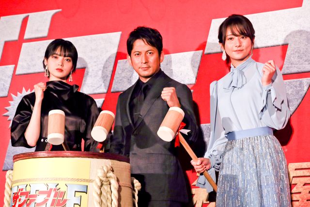 岡田准一、木村文乃、平手友梨奈が撮影で絆深める！『ザ・ファブル　殺さない殺し屋』満員御礼舞台あいさつ：フォトギャラリー