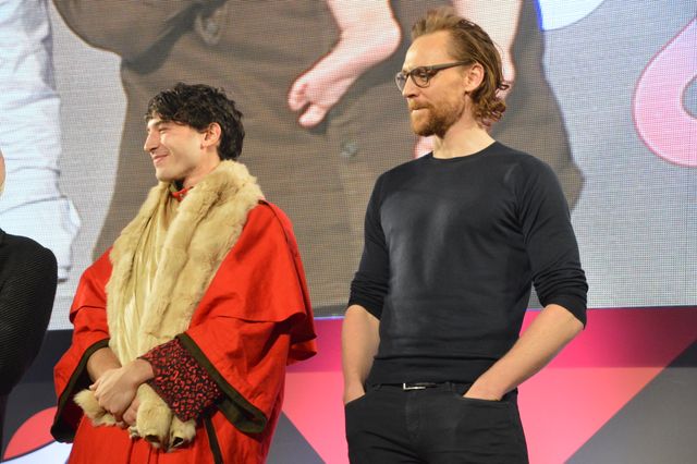 お茶目なエズラ・ミラー、東京コミコンで暴走！（3枚目）