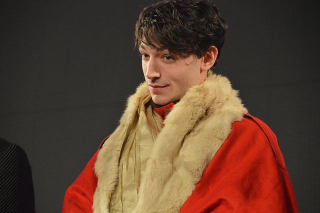 お茶目なエズラ・ミラー、東京コミコンで暴走！（5枚目）