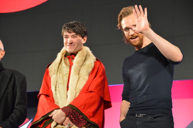 お茶目なエズラ・ミラー、東京コミコンで暴走！（9枚目）